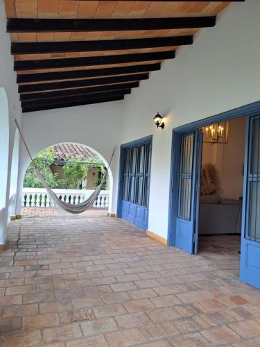 Casa colonial a metros del arroyo Piribebuy in Piribebuy