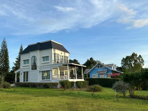 ミスティー イングリッシュ コテージ