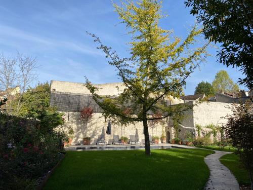 Градина, LA THEBAUDERIE in Montfort-l'Amaury