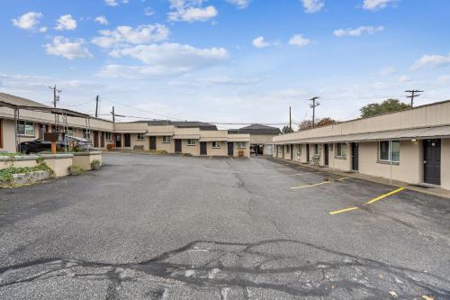 Selkirk Motel - image 13