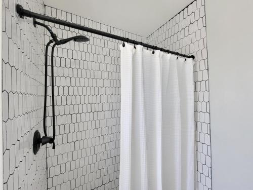 Room for rent with own bathroom in Hartford, USA