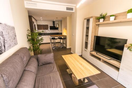 Pilar8 - Apartamento céntrico y moderno con piscina y parking, Jaén (foto 5)