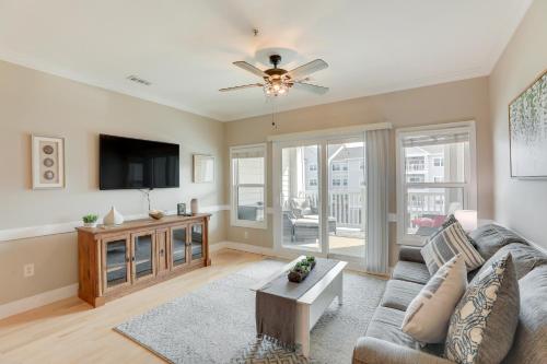 Charleston Condo with Pool Access Near Folly Beach!