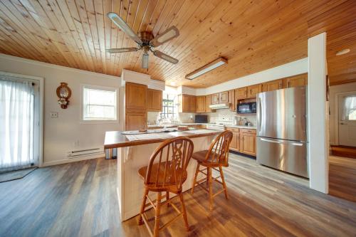 North Jackson Vacation Rental with Wraparound Deck! in Canfield (OH)