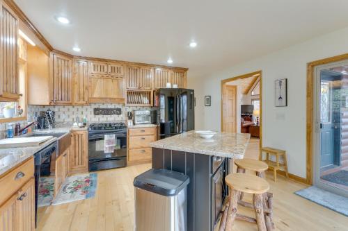 Spacious Murphy Retreat with Decks and Game Room! in Salem, USA