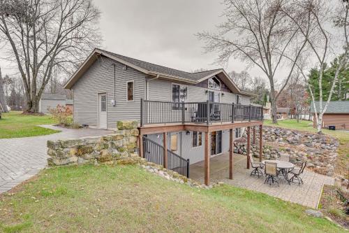 . Waterfront Holcombe Getaway with Game Room!