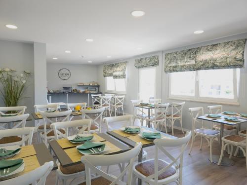 อาหารและเครื่องดื่ม, Recomecar Guesthouse in ตอเรส เวดราซ