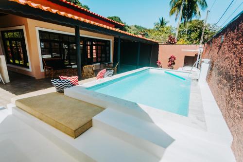 Casa c/ Piscina e Área Gourmet Perto da Praia