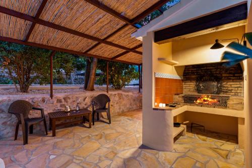 Villa Joan - Plusholidays - image 5