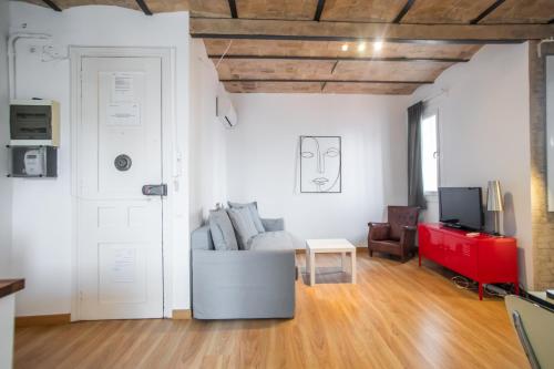 51NO1058 - Bright 1bed flat in Poble Sec, Барселона