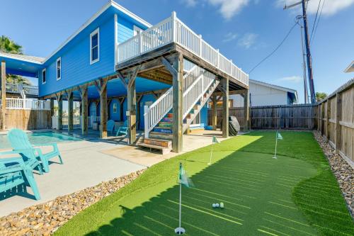 Beach House with Outdoor Shower and Rooftop Deck! - image 12