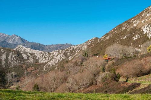 Casa BegoñaSituada en Sardedo Ribadesella