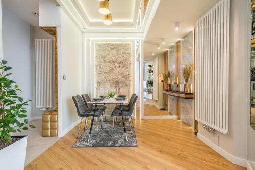 Q18 ApartHotel
