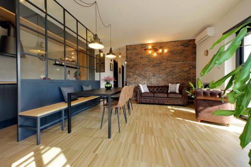 YCH-Trilocale stile Industriale, Roma