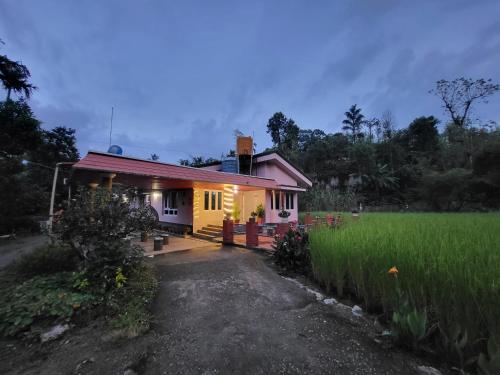 Hill Harbor Homestay - Mountain View & Guided Trek