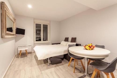 New Providence Hotel - image 11