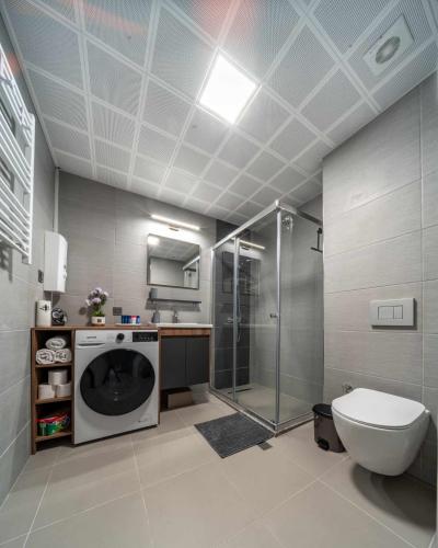 Sunrise Sky Lux Apartment, 33rd floor, Pool and Fitness Included, Skopje (zdjęcie 11)
