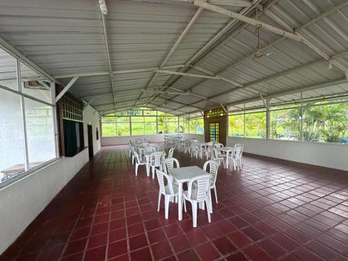 SARY HOUSE by ANNE SPA in El Colegio