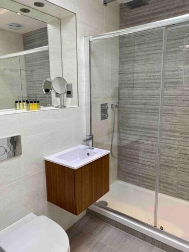 CC - Central Location Top Floor 2 Bed Deluxe Modern Apartment, Stratford-upon-Avon (foto 5)