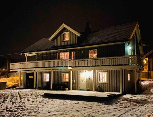Hjemmekoselig leilighet i underetasje