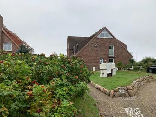 Sylter-Rose-3a-strandnahe-Ferienwohnung-mit-Strandkorb in Westerland, Deutschland