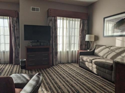 GrandStay Residential Suites Hotel - image 7