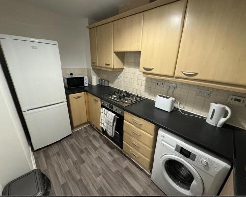 Modern TownHouse - 3 bed 2.5 bath 2 Private Gated Parking in Wellingborough