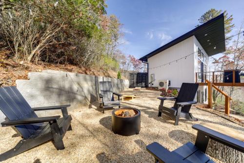 Modern Mountain-View Sanctuary in Pisgah Forest in Pisgah Forest, USA