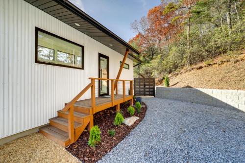 Modern Mountain-View Sanctuary in Pisgah Forest