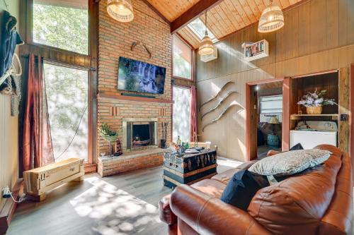Tobyhanna Vacation Rental with Pool Access! in Tobyhanna, USA