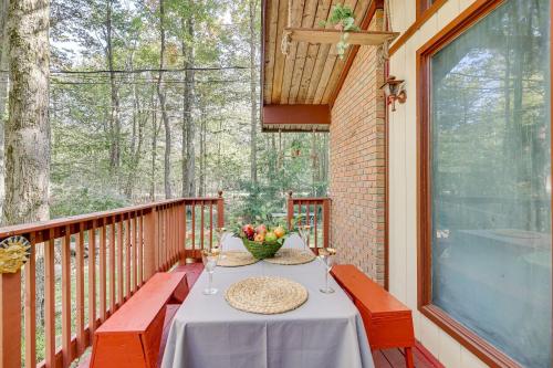 Tobyhanna Vacation Rental with Pool Access! in Tobyhanna, USA