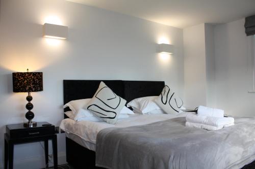 Merchants Place Apartment - main image