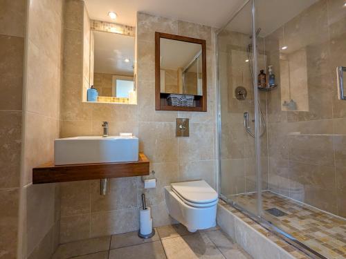 Merchants Place Apartment - image 11