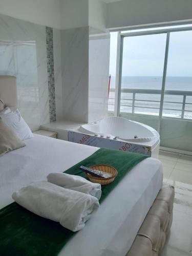 Ecusuites Playas Preference Penthouse Jacuzzi & Vista Mar in Playas Villamil