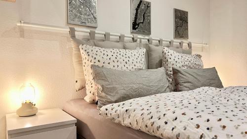 Modernes Doppelzimmer mit Bad & AC in Kehl Goldscheuer - 1A Guesthouse in Kehl am Rhein, Deutschland