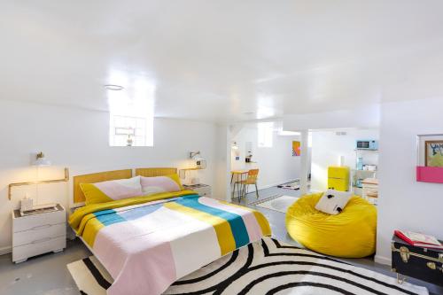 Gordon Square Studio about 4 Mi to Downtown Cleveland! detail