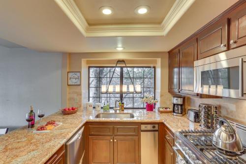Waterfront Lake Arrowhead Townhome with Balconies! in Lake Arrowhead, USA