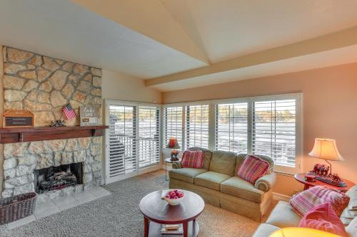 Waterfront Lake Arrowhead Townhome with Balconies! in Lake Arrowhead, USA