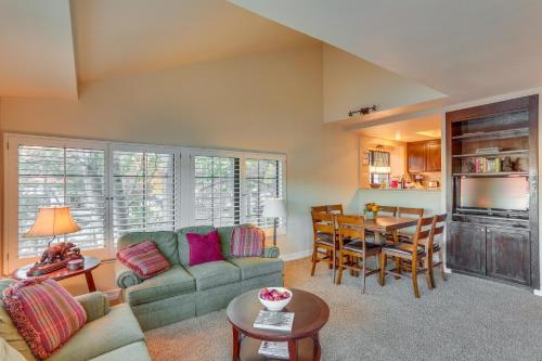 Waterfront Lake Arrowhead Townhome with Balconies! in Lake Arrowhead, USA