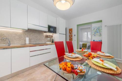 virtuve, VillaPino 27 - New Apartment Como in Montano Lucino