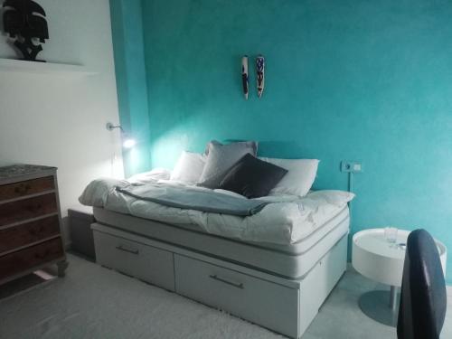 comfortable single bluing room b&b, Granada