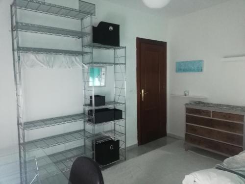 comfortable single bluing room b&b, Granada (photo 9)