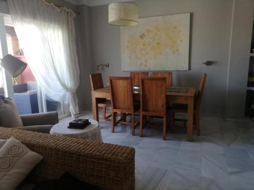 comfortable single bluing room b&b, Granada (photo 11)