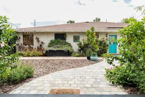 The Seashell Retreat Unit A