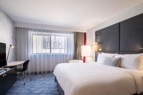 Renaissance Paris Arc de Triomphe Hotel - image 7