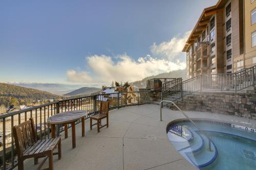 Luxe Schweitzer Condo with Hot Tub Ski-InandSki-Out!