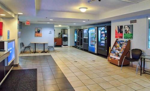 Motel 6-Buffalo NY - Airport - Williamsville - image 11