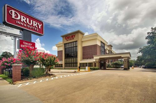 Drury Inn & Suites Houston Galleria - image 12