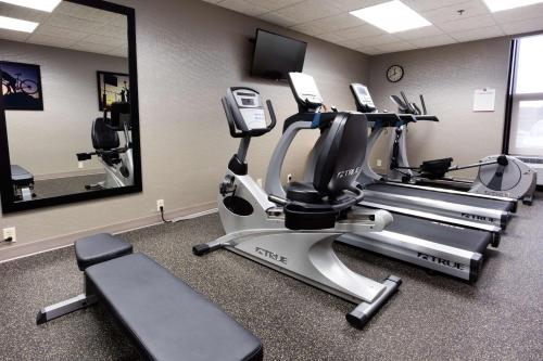 Drury Inn & Suites Kansas City Airport - image 10