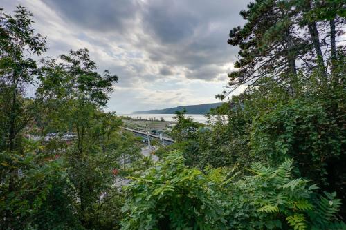 Modern Hastings-On-Hudson Home Near River! in Dobbs Ferry